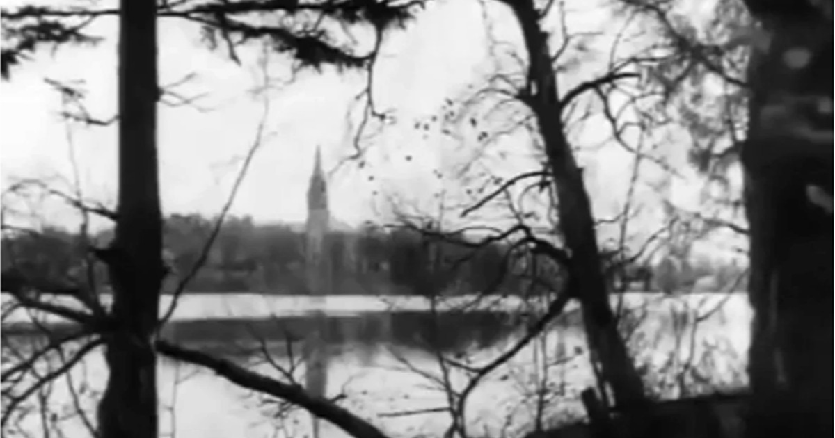 Кинокарта России › Локация › Советск в фильме «Парашюты на деревьях»